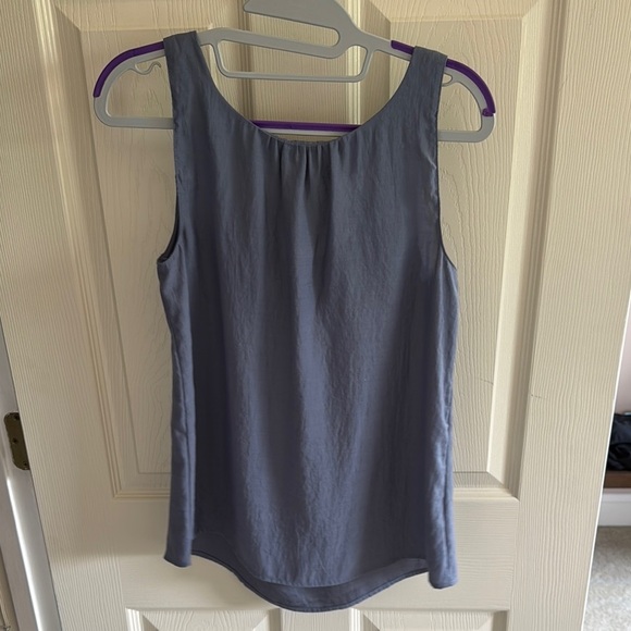 LOFT Women's Blue Tank Top with Floral Detail - Picture 4 of 4